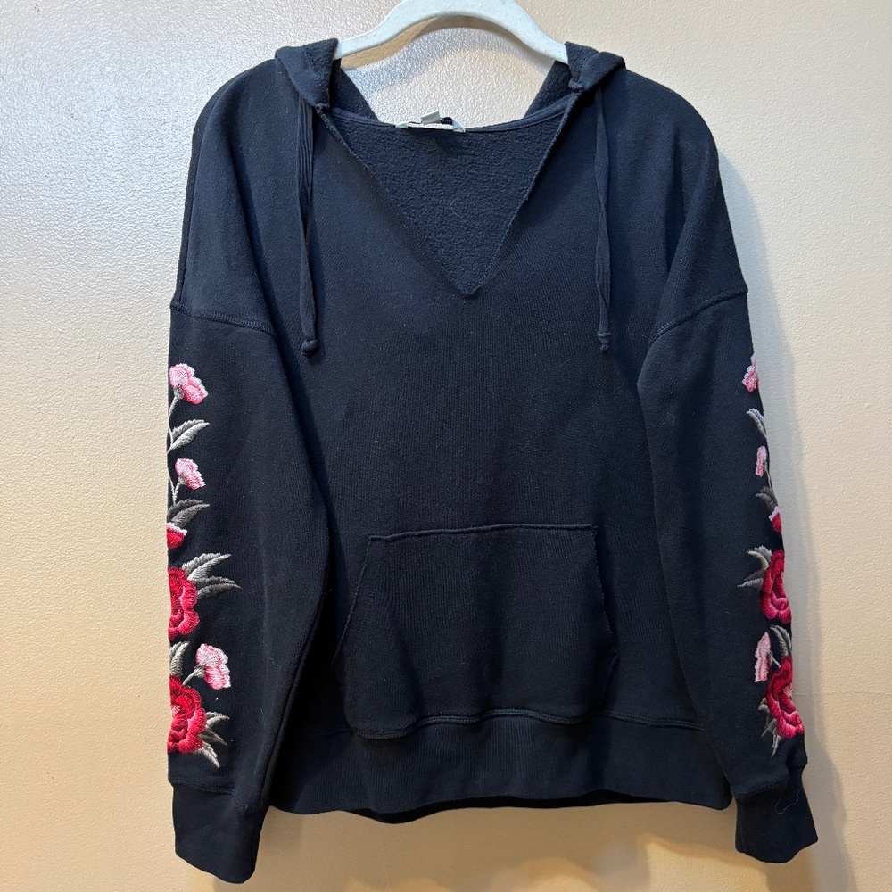 American Eagle Outfitters Floral Embroidered Long Sleeve Black Hoodie Size M